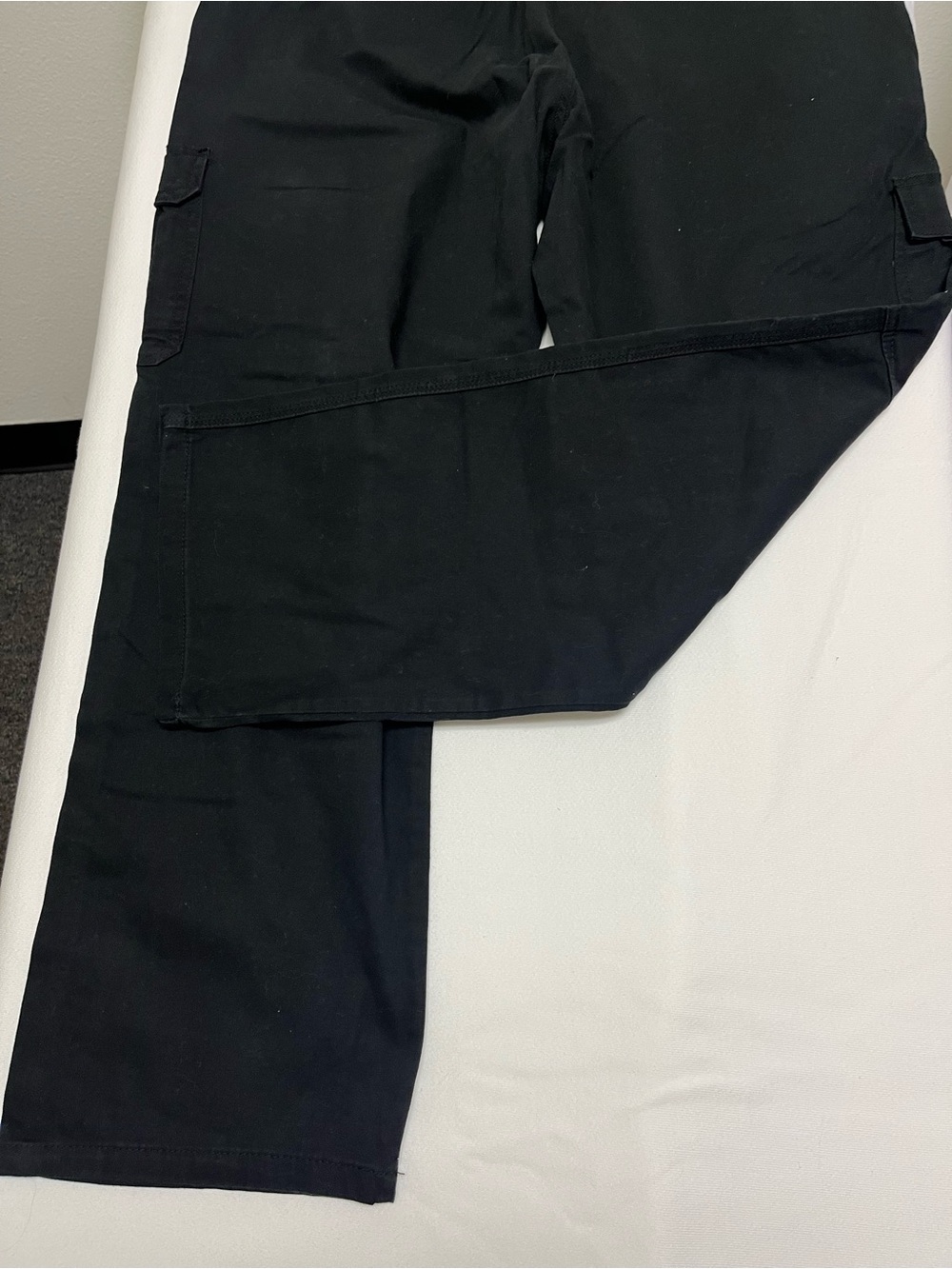 Wrangler Men’s Relaxed Fit Black Pants NWT 38x30 Epic Soft Straight Leg - Picture 7 of 8